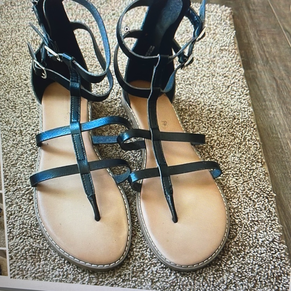 Women’s black gladiator, low heel sandals 9